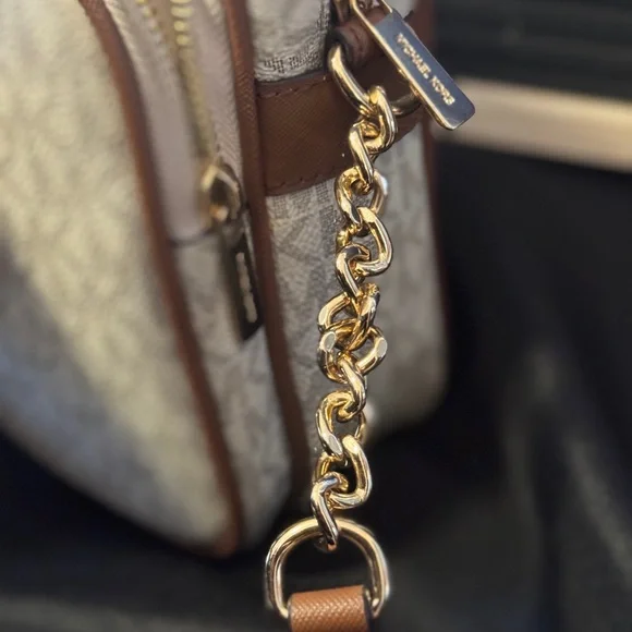 Michael Kors Jet Set Travel Medium Logo Crossbody NWOT - Picture 14 of 14